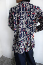 Load image into Gallery viewer, SIQNEEL / SILKY PRINT BLOUSE
