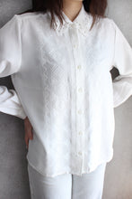 Load image into Gallery viewer, WHITE LACE EMBROIDERED BLOUSE