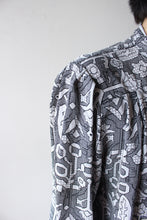 Load image into Gallery viewer, GREY TRELLIS BLOUSE