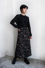 Load image into Gallery viewer, BLACK FLORAL SKIRT