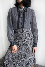 Load image into Gallery viewer, MONO PRINTED SHEER BLOUSE