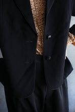 Load image into Gallery viewer, BLACK EDGED FIT BLAZER