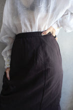 Load image into Gallery viewer, BURGUNDY MULTI POCKETS SKIRT