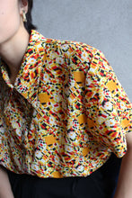 Load image into Gallery viewer, 70s YELLOW BLOUSE WITH SMALL DAISIES