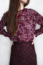 Load image into Gallery viewer, BURGUNDY FAUNA GATHERED BLOUSE