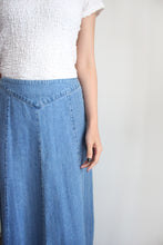 Load image into Gallery viewer, CABOCHON DENIM SKIRT