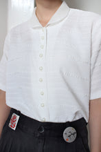 Load image into Gallery viewer, WHITE BLOUSE WITH PEARL BUTTONS