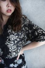 Load image into Gallery viewer, EXOTIC FLORAL CROPPED SHIRT