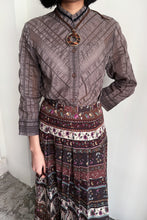 Load image into Gallery viewer, PINORE / BROWN WAFFLE ARGYLE BLOUSE