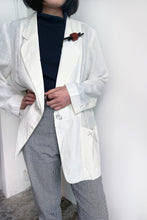 Load image into Gallery viewer, WHITE GEOMETRIC OVERSIZED BLAZER
