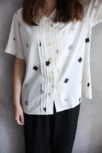 Load image into Gallery viewer, WHITE GEO V-NECK BLOUSE