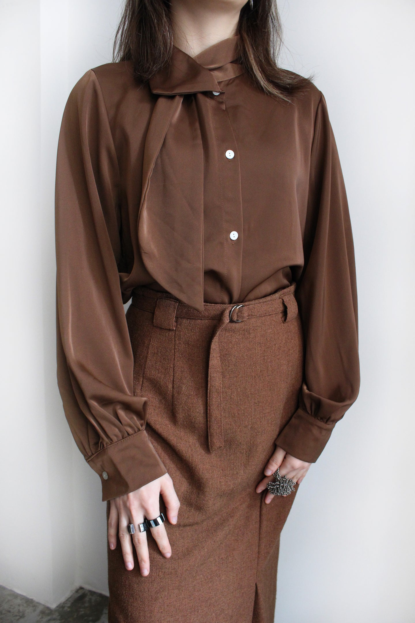 BROWN SILKY FLAPPING BLOUSE