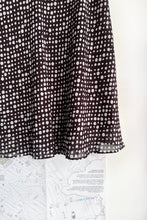 Load image into Gallery viewer, BROWN DOTTED WAVY SKIRT