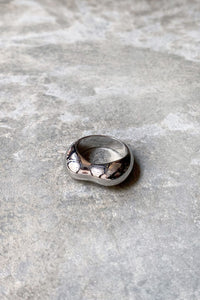 ABSTRACT CURVE RING