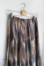 Load image into Gallery viewer, DAISY GARDEN PLEATED SKIRT