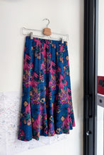 Load image into Gallery viewer, BLOSSOM FLARE SKIRT