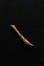 Load image into Gallery viewer, FILIGREE STICK BROOCH