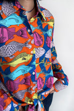 Load image into Gallery viewer, AQUARIUM FISH SILKY BLOUSE