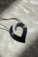 Load image into Gallery viewer, HEART-LIKE NECKLACE