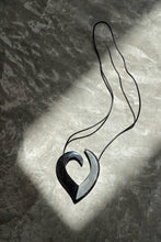 Load image into Gallery viewer, HEART-LIKE NECKLACE