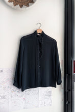 Load image into Gallery viewer, BLACK RUFFLED PLATE BLOUSE