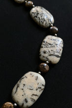 Load image into Gallery viewer, ZEBRADORITE STONE NECKLACE