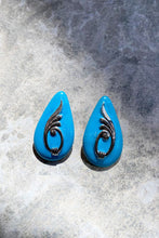 Load image into Gallery viewer, RAINDROP TEAR EARRINGS